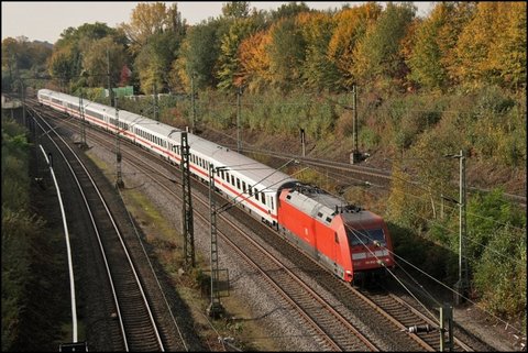 101 052 (9180 6 101 052 9 D-DB) schiebt den IC 2044, Leipzig Hbf   Köln Hbf, bei Bochum in Richtung Hagen. (13.10.2008)